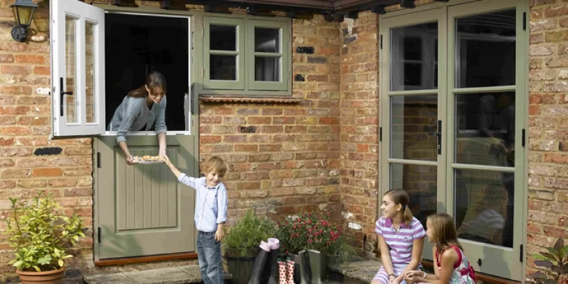 How to choose timber windows for your Swansea home